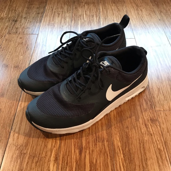 ❌Sold❌ Nike Women’s Air Max Thea in Black - Picture 4 of 8